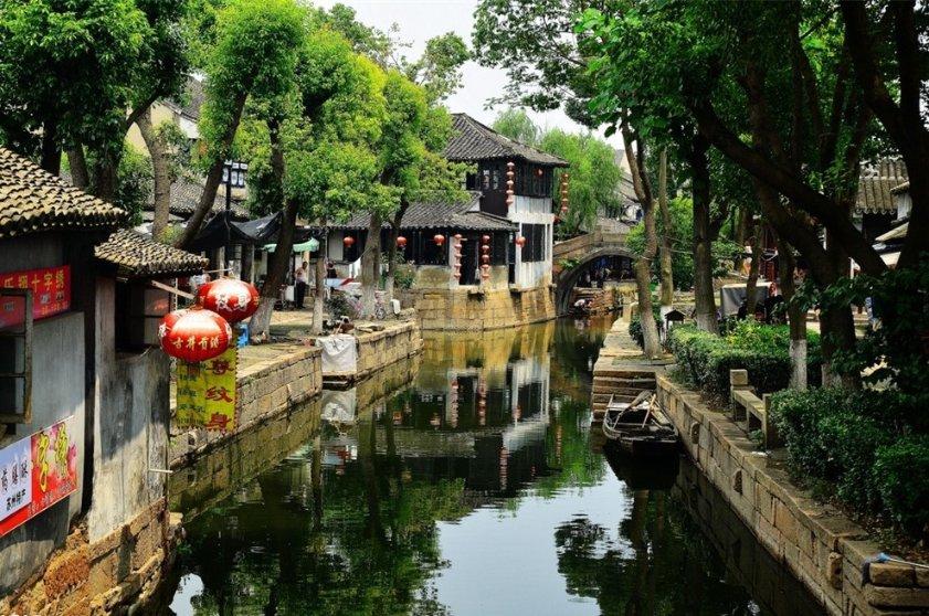 汨罗市长乐古镇年货节开卖，30余个摊主报名